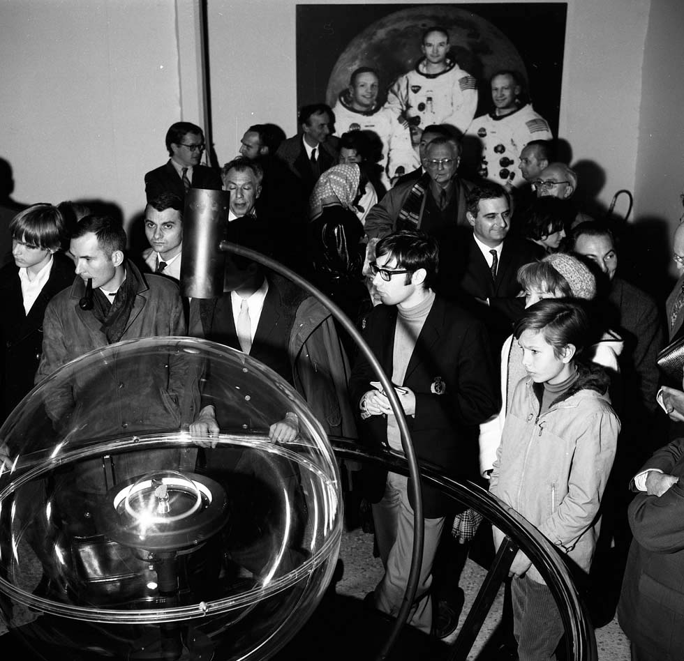 1969 - exposition NASA, roche lunaire(ouverture du diaporama)